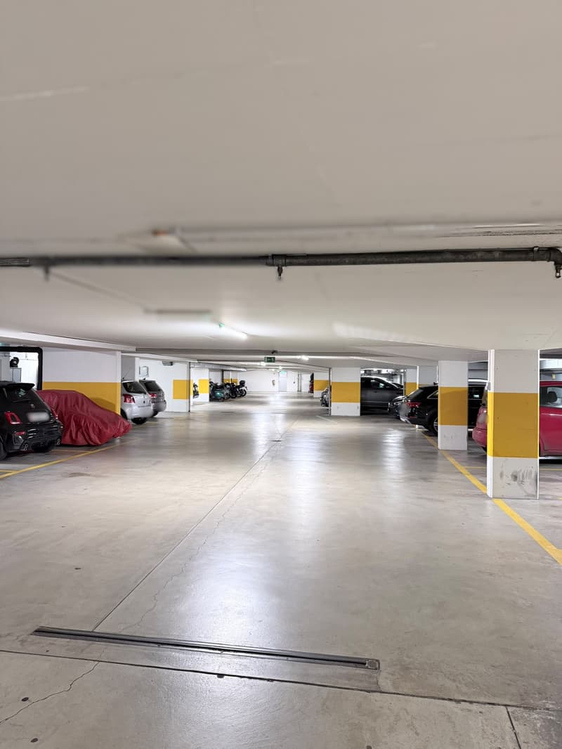 Parkplätze zu vermieten in der Überbauung Zelgli, 8600 Dübendorf (3)