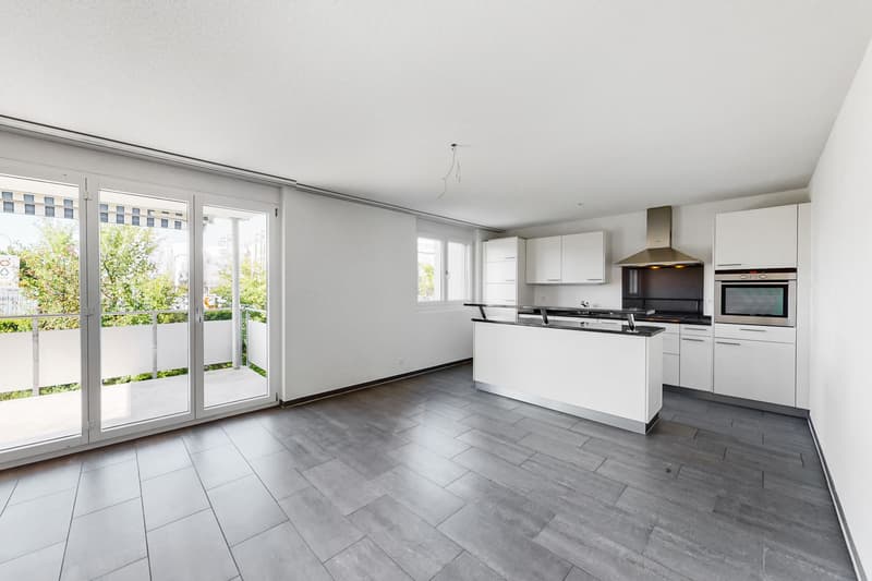 Grosszügige und moderne Familienwohnung in Niederhasli (3)