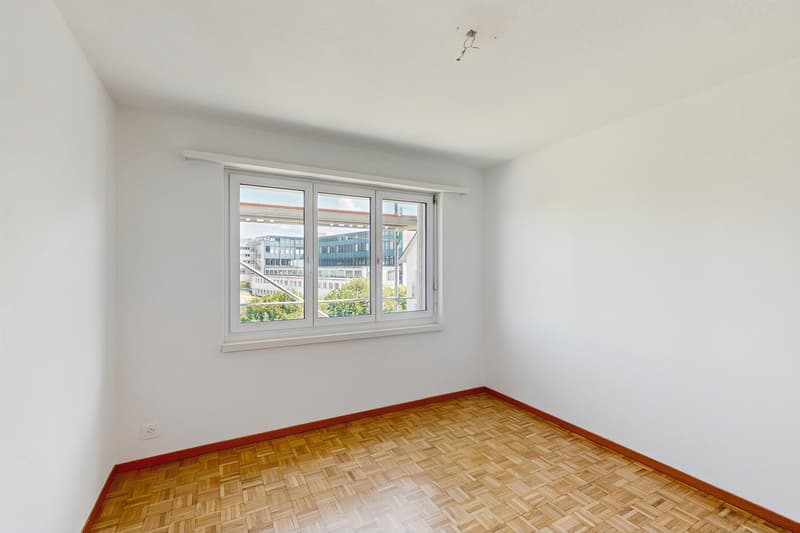 Modern wohnen in Schwerzenbach frisch saniert & bestens angebunden! (8)