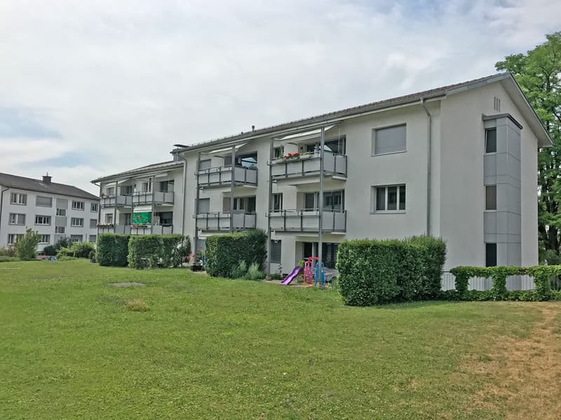 Abstellplatz / Garagenbox zu vermieten! (1)
