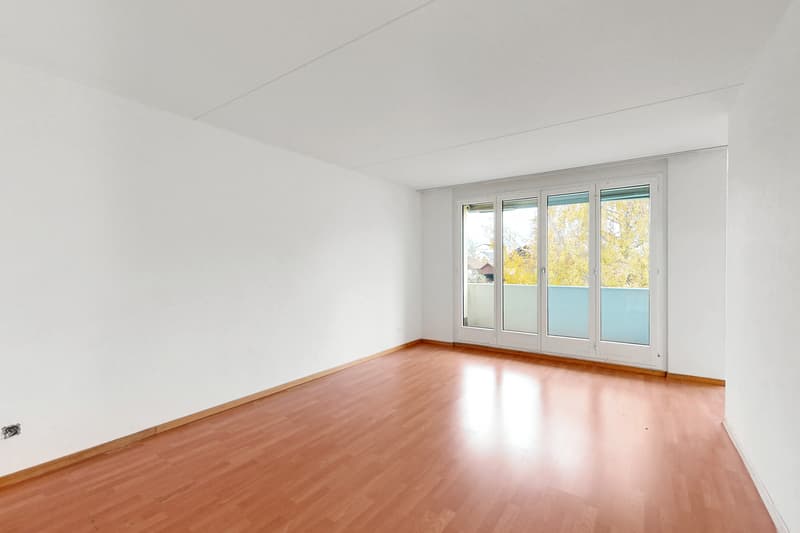 Grosszügige Familienwohnung mit Sicht ins Grüne (6)