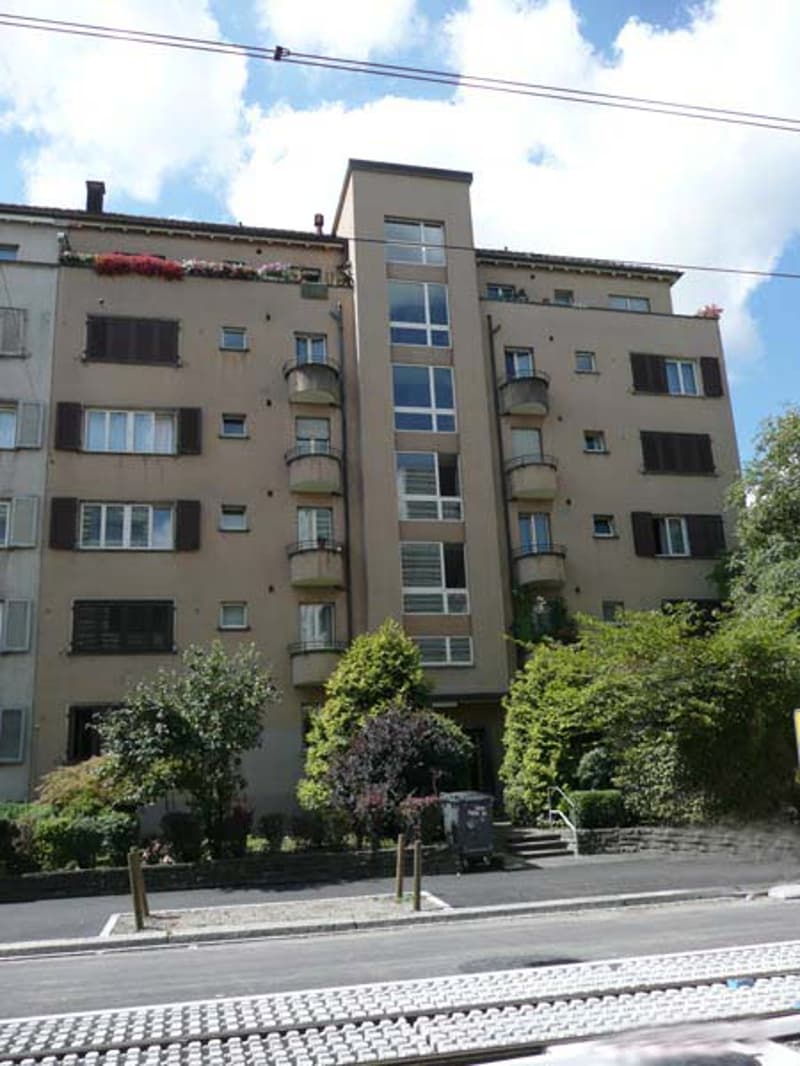 Abstellplatz zu vermieten! (1)