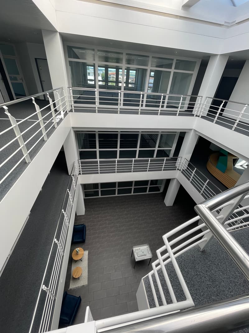 Representative business location with excellent connections in Sempach-Station (10)