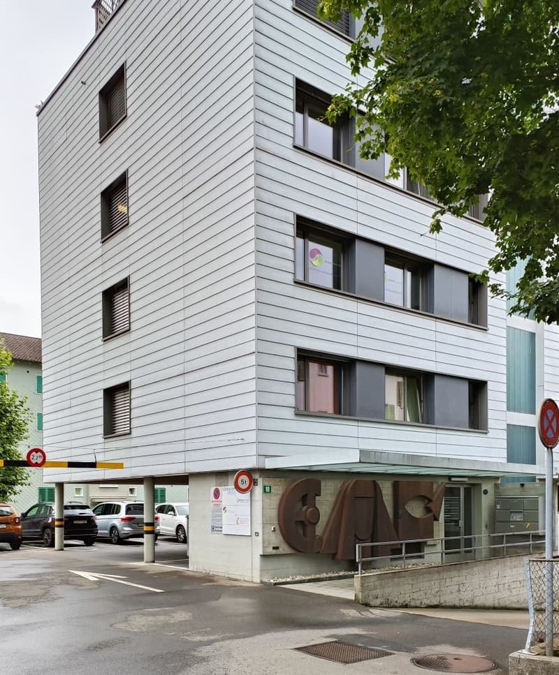 Espace de bureau au centre de Horw (12)