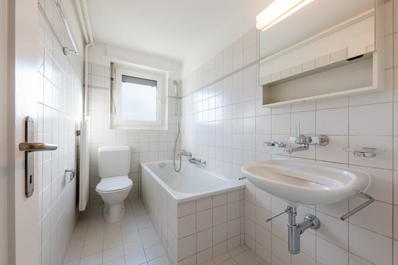 Kleine 2 Zimmer-Wohnung mit viel Ruhe (3)