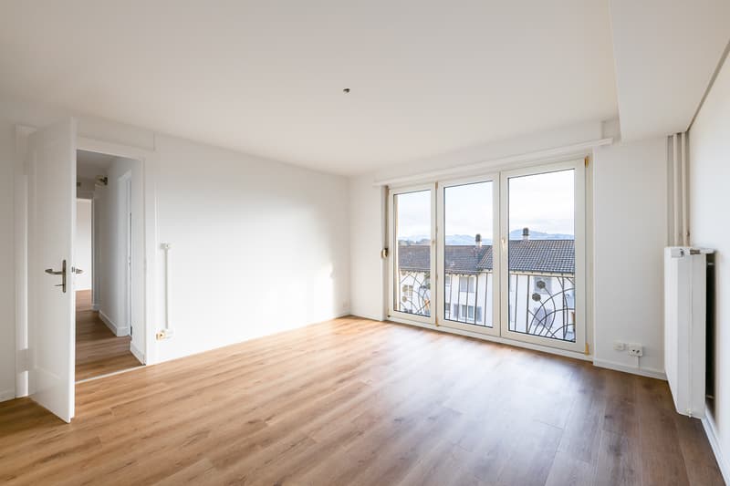 Kleine 2 Zimmer-Wohnung mit viel Ruhe (1)