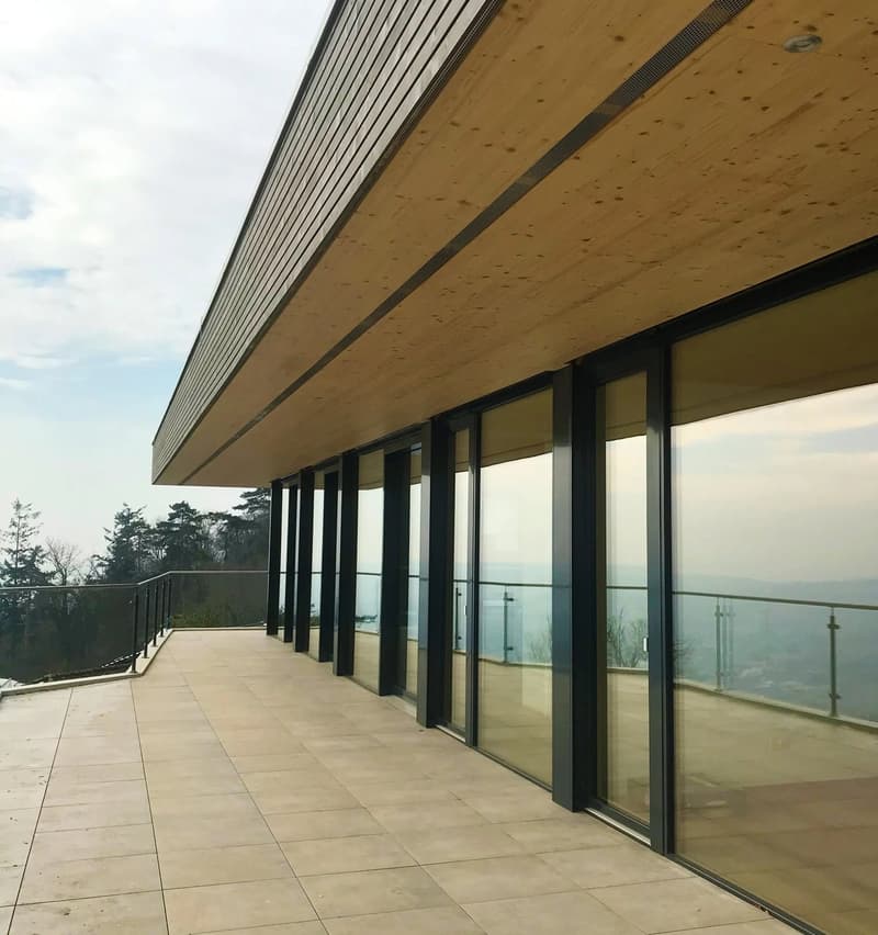 Casa unifamiliare moderna di 4,5 locali con vista panoramica a Evilard (14)