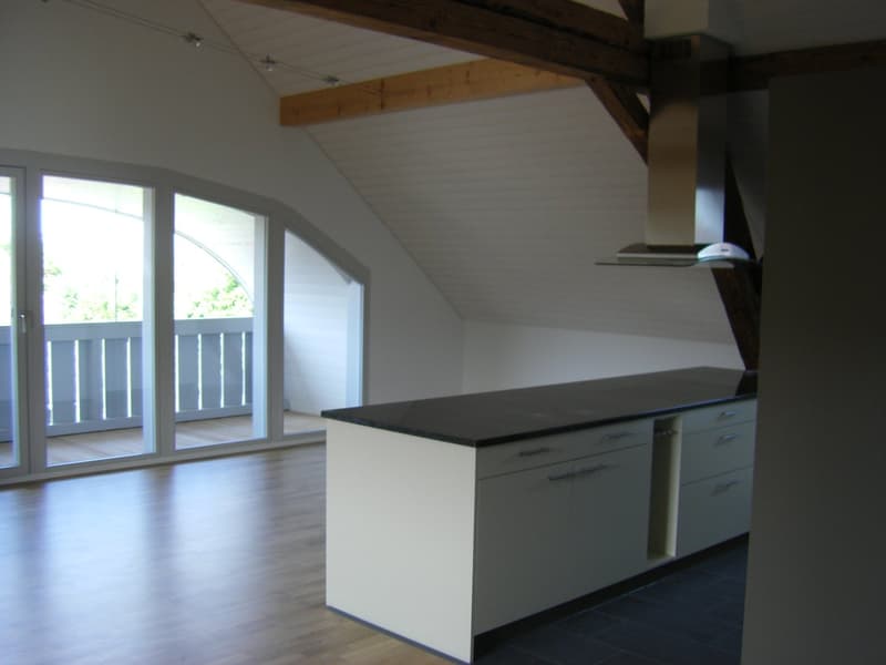 Charmant appartement de 4,5 pièces avec balcon à Radelfingen (3)