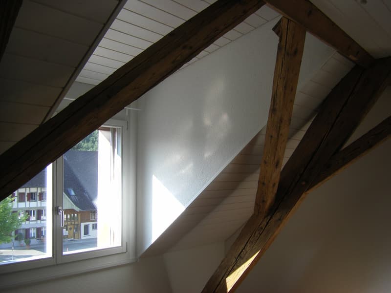 Charmant appartement de 4,5 pièces avec balcon à Radelfingen (8)