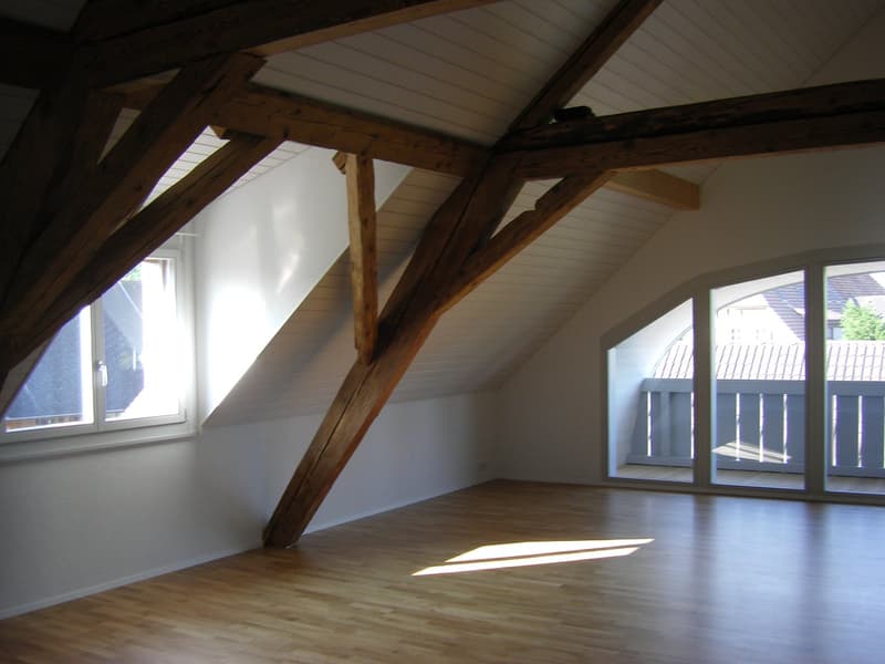 Charmant appartement de 4,5 pièces avec balcon à Radelfingen (2)