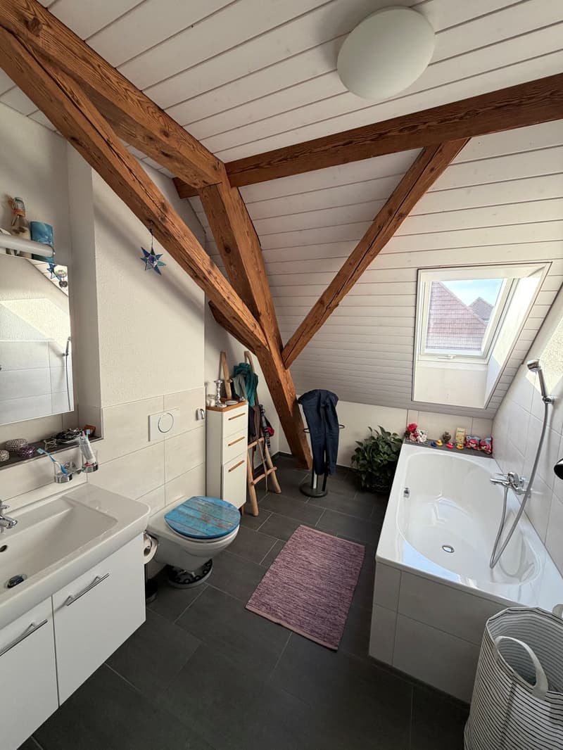 Incantevole appartamento di 4,5 locali con balcone a Radelfingen (9)