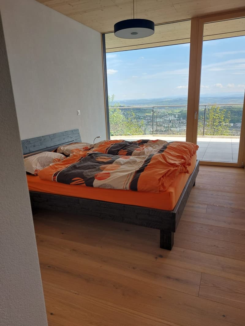 Casa unifamiliare moderna di 4,5 locali con vista panoramica a Evilard (12)