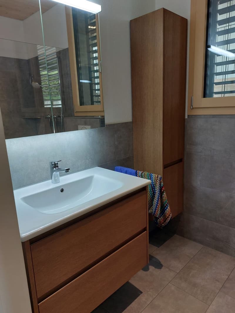 Casa unifamiliare moderna di 4,5 locali con vista panoramica a Evilard (9)