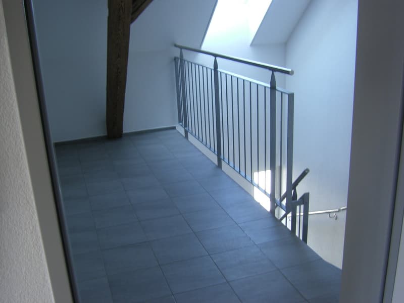 Charmante 4.5-Zimmer-Dachwohnung mit Balkon in Radelfingen (10)