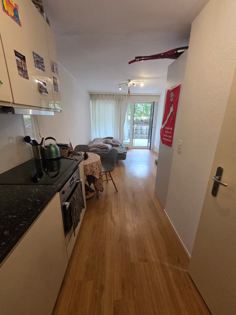 teil möbliertes charmantes Studio in ruhiger Lage zu vermieten (2)