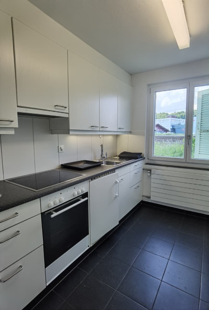 Charmante 3-Zimmerwohnung in ruhiger Lage in Brügg BE (2)