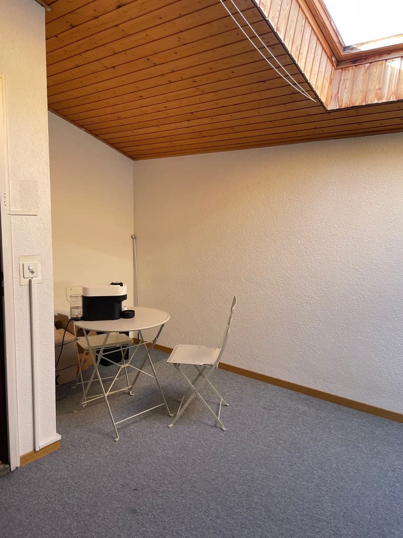ruhige Mansarde im Dachgeschoss zu vermieten (3)
