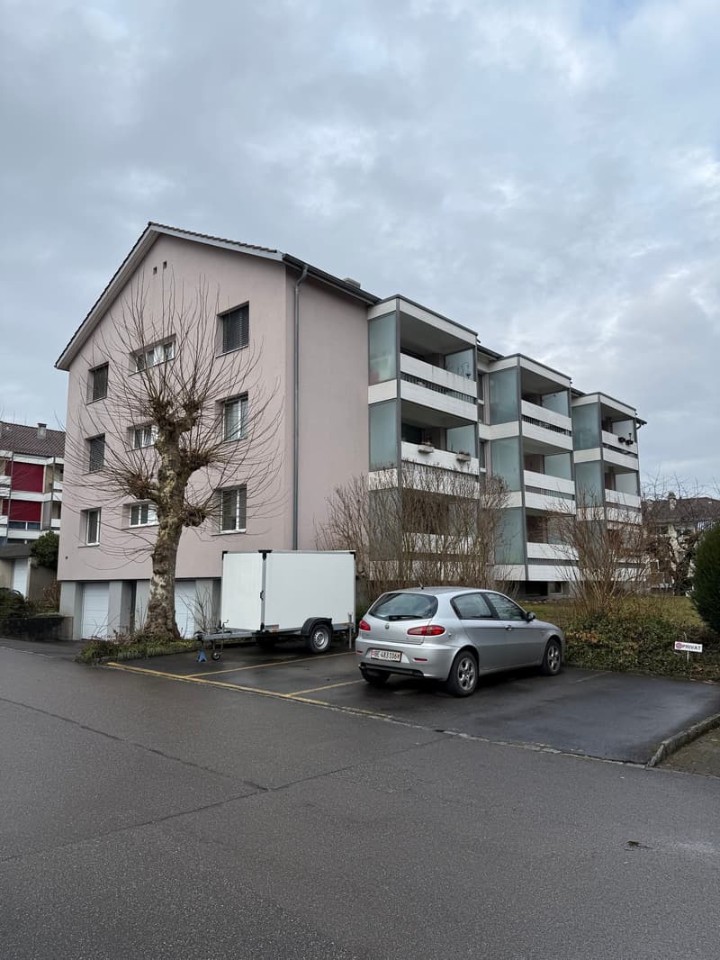 Gemütliche 2-Zimmer-Wohnung mit Balkon in Münchenbuchsee (1)