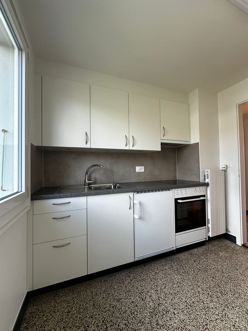 ruhige 2-Zimmerwohnung in Brügg BE (2)
