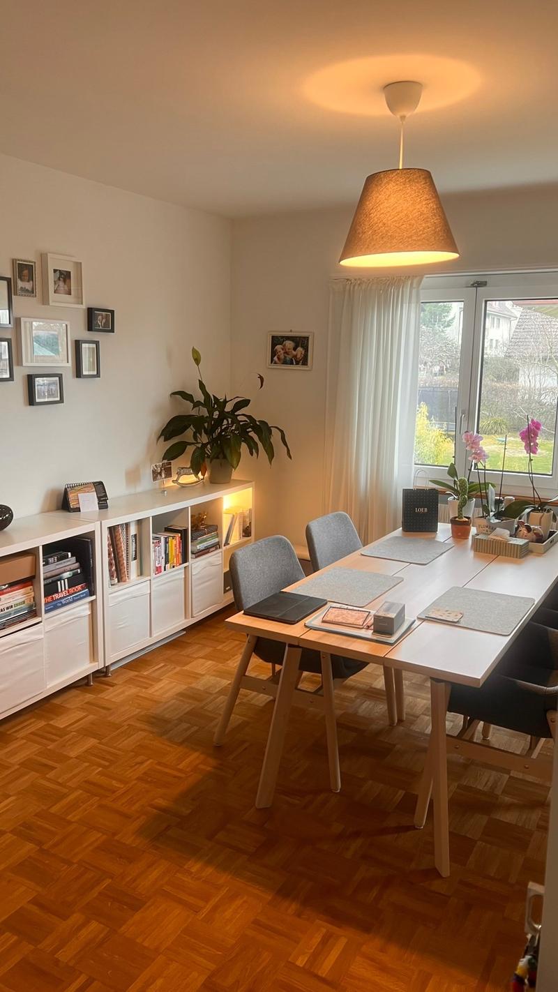 Charmante, gepflegte 4-Zimmer-Wohnung mit Balkon in Spiegel b. Bern (3)