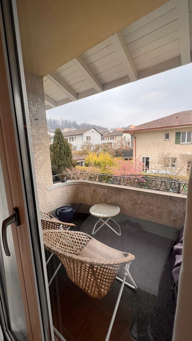 Charmante, gepflegte 4-Zimmer-Wohnung mit Balkon in Spiegel b. Bern (13)