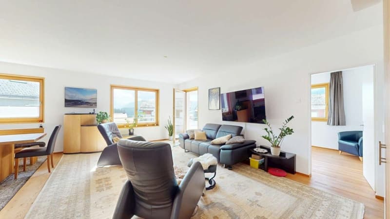 Schöne 5.5 Zimmer Maisonette-Wohnung an zentraler Lage (1)