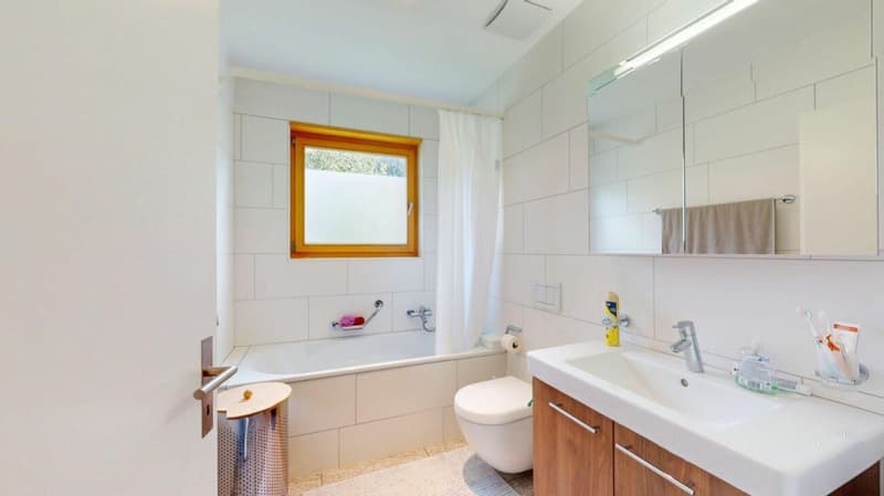 Schöne 5.5 Zimmer Maisonette-Wohnung an zentraler Lage (8)