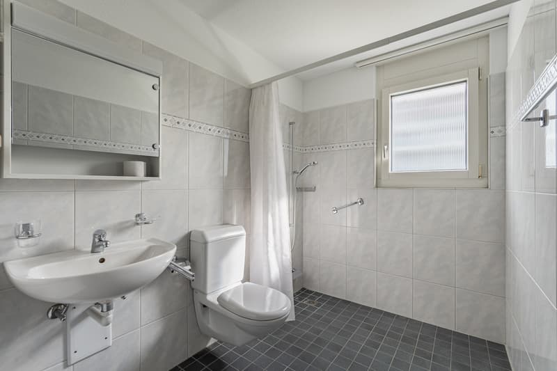 Charmant appartement pour seniors de plus de 60 ans au centre du village de Buchrain (3)