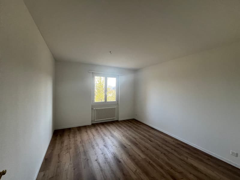 Appartement familial de 3,5 pièces lumineux avec balcon dans un quartier calme (4)