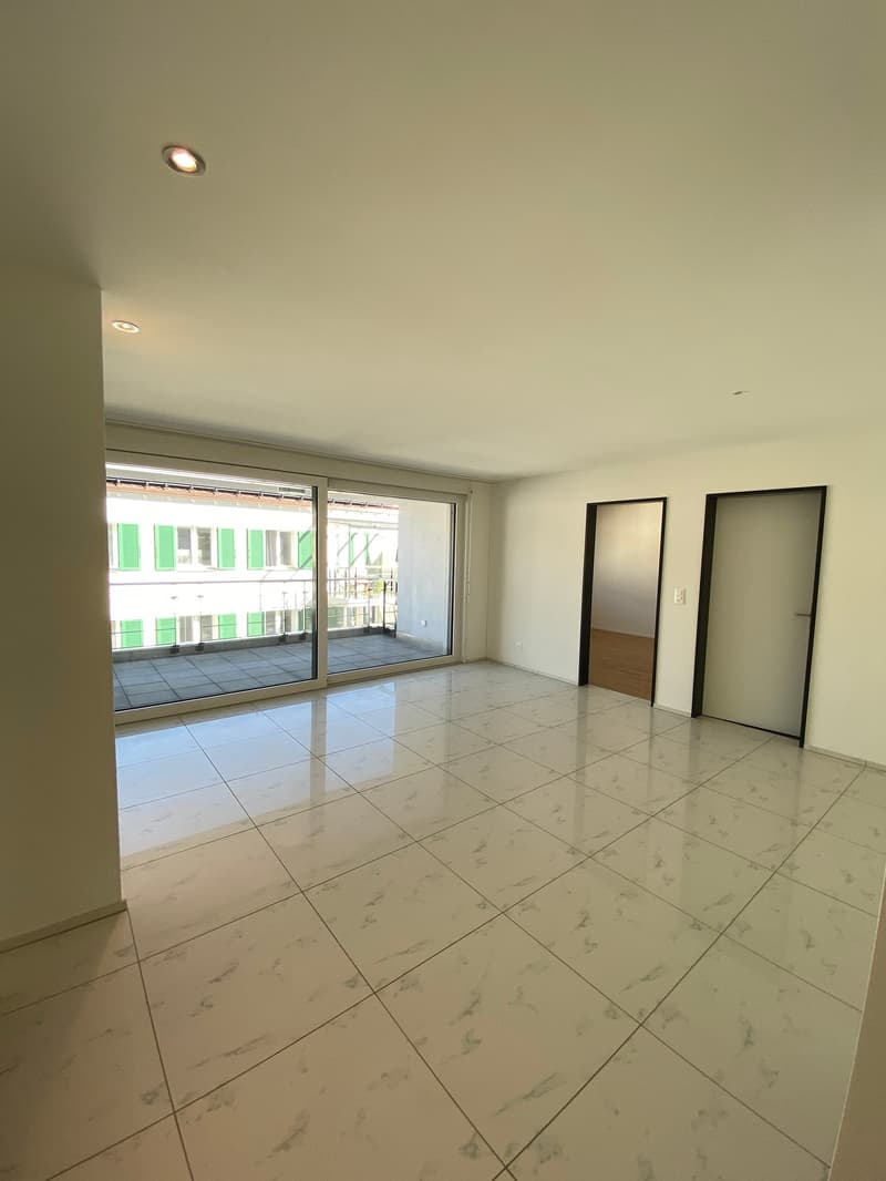 Appartamento luminoso 3.5 locali con balcone a Lucerna (2)