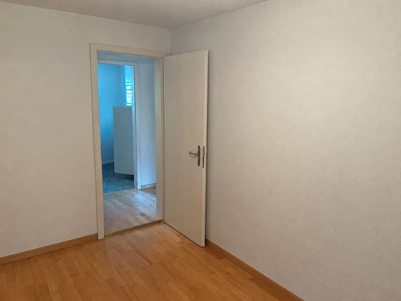 Helle 4-Zimmer-Wohnung mit Balkon in Erstfeld – ab sofort verfügbar (9)