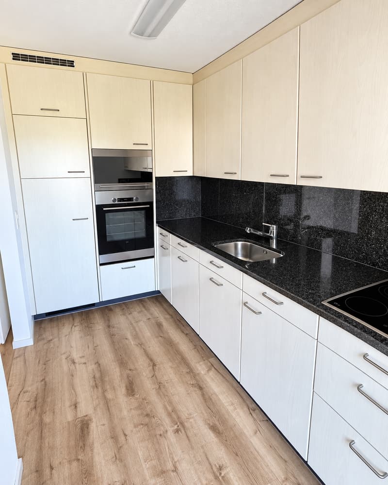 Gemütliche 3-Zimmer-Wohnung mit Balkon in Altdorf (1)