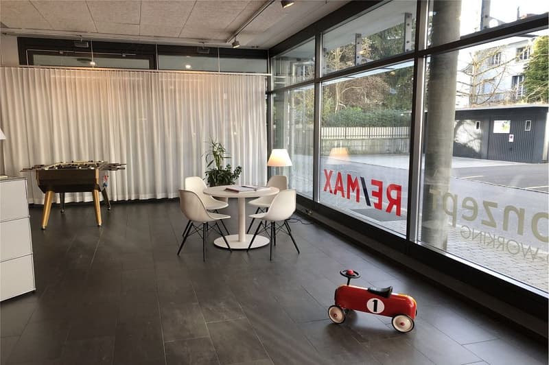 Co Working Workspace in Office Community (7)