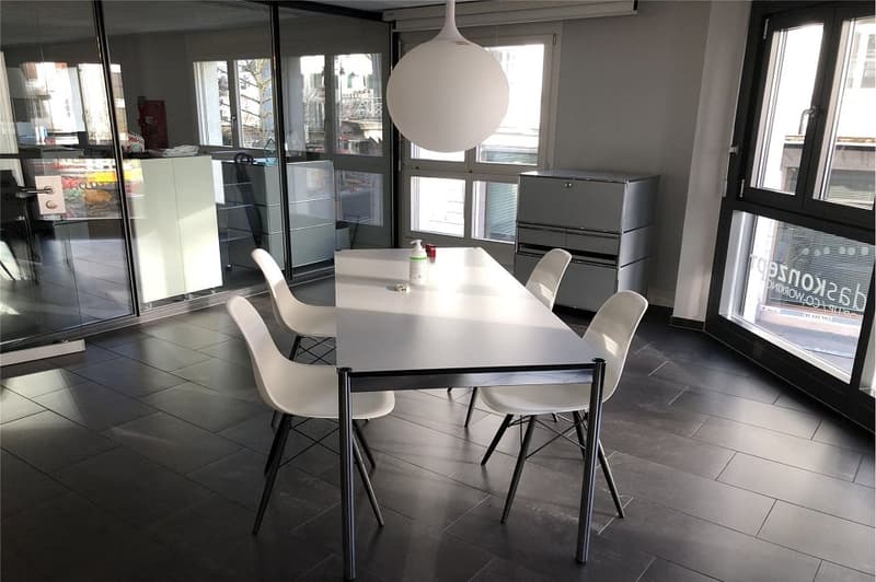 Co Working Workspace in Office Community (3)