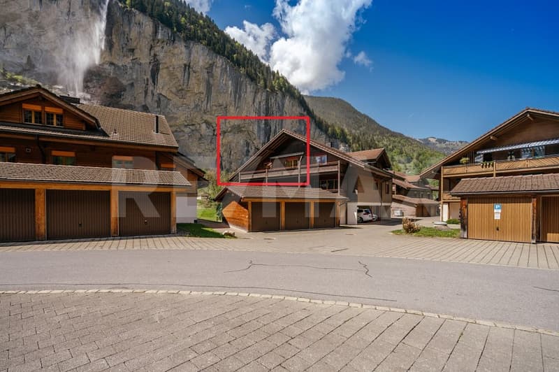3.5-room attic apartment with balcony and carport in Lauterbrunnen (2)