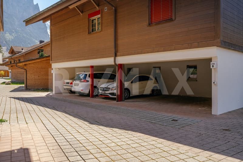3.5-room attic apartment with balcony and carport in Lauterbrunnen (11)