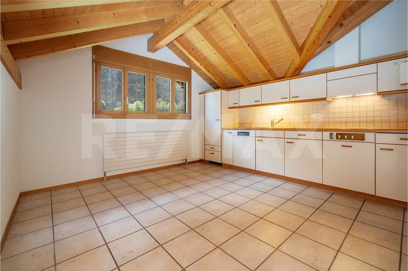 3.5-room attic apartment with balcony and carport in Lauterbrunnen (6)