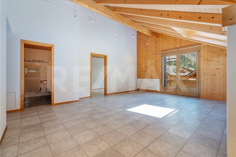 3.5-room attic apartment with balcony and carport in Lauterbrunnen (5)