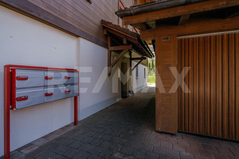3.5-room attic apartment with balcony and carport in Lauterbrunnen (12)
