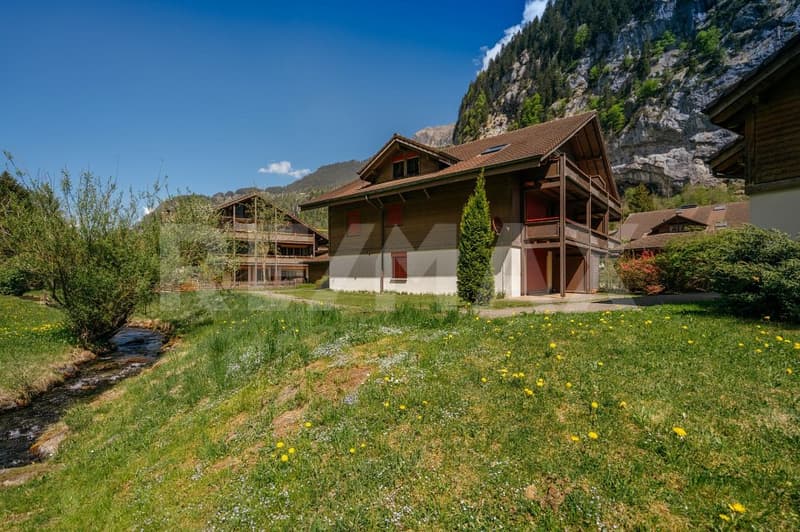 3.5-room attic apartment with balcony and carport in Lauterbrunnen (3)