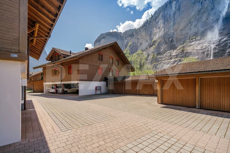 3.5-room attic apartment with balcony and carport in Lauterbrunnen (4)