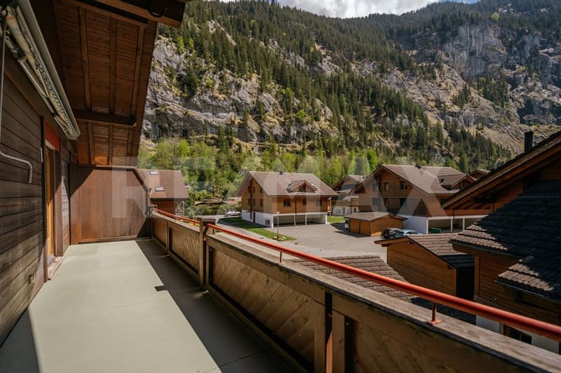 3.5-room attic apartment with balcony and carport in Lauterbrunnen (10)