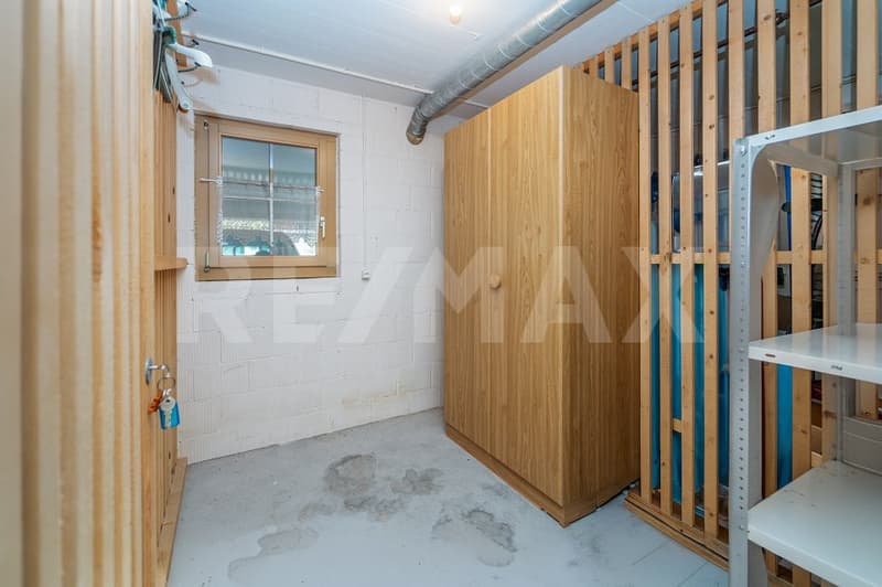 3.5-room attic apartment with balcony and carport in Lauterbrunnen (13)