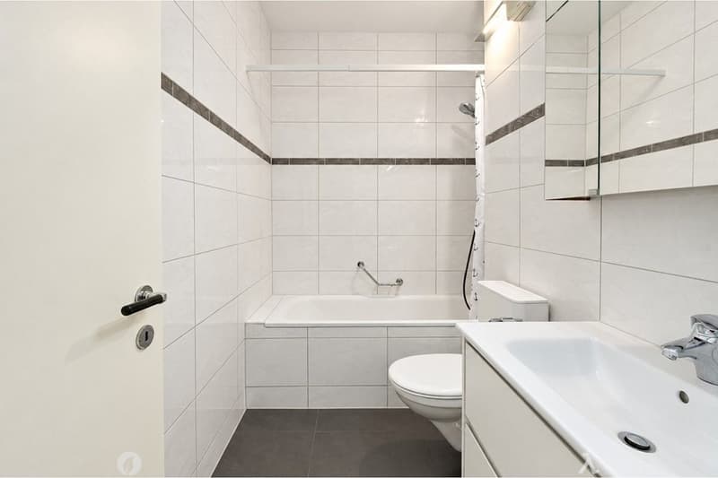Zentrale 2.5-Zimmer-Wohnung inmitten von Interlaken (7)