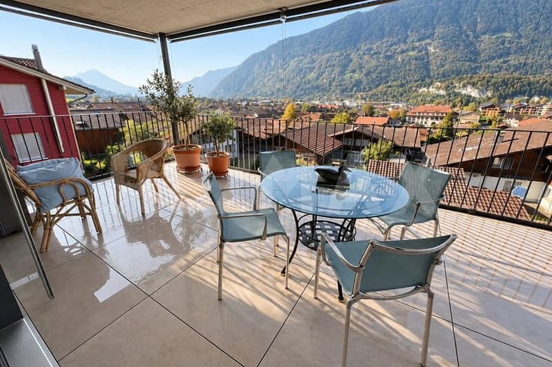 Exklusive 4.5 Zimmerwohnung mit wunderbarem Ausblick (3)