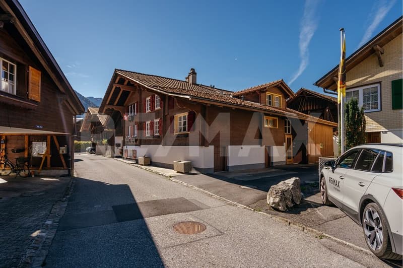 Charaktervolle Liegenschaft mit zwei Wohnebenen, grosszügigem Grundstück und viel Potenzial (2)