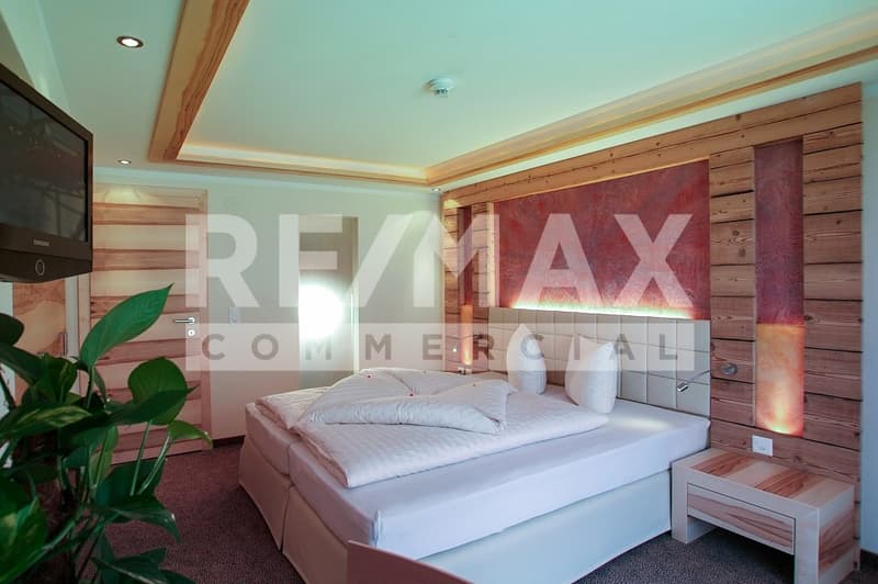Top Business Property in Samnaun: 4-Star Hotel Garni and Tax-Free Shop (3)