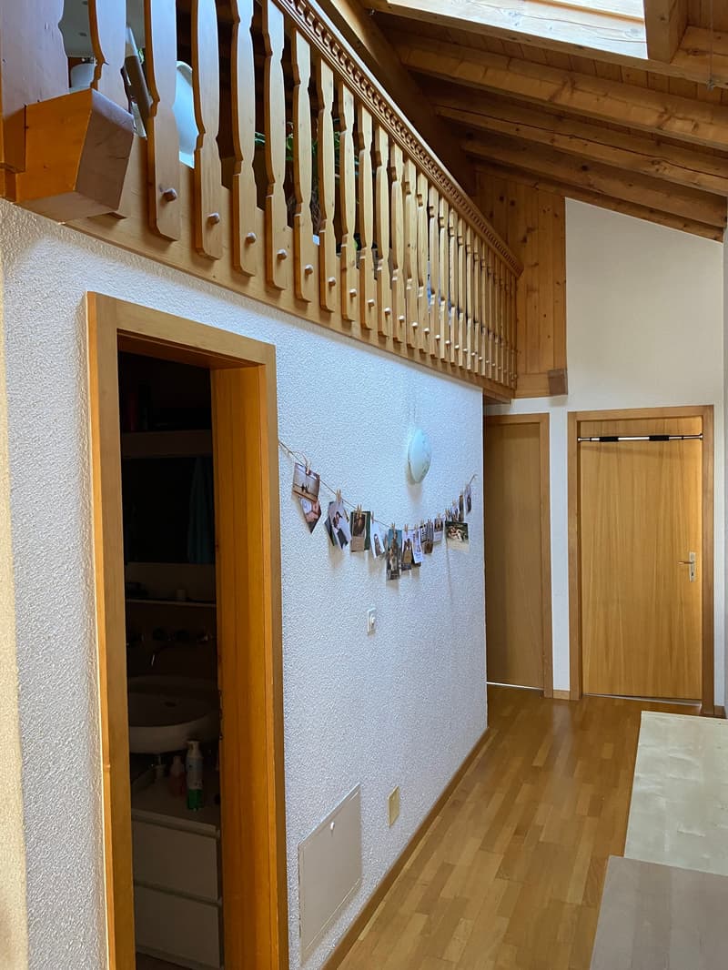 6.5 Zimmer-Wohnung mit Blick auf die schöne Bergwelt (9)