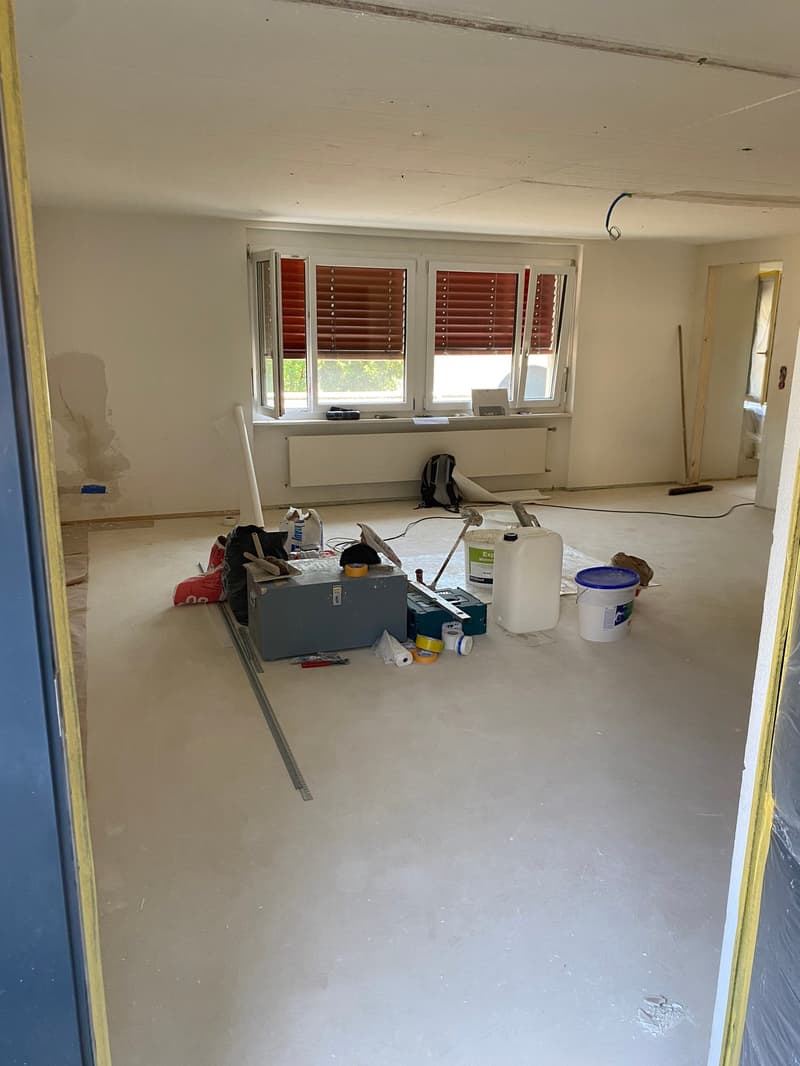 ERSTVERMIETUNG - neuwertige, schöne 2.5 Zimmer Wohnungen (2)