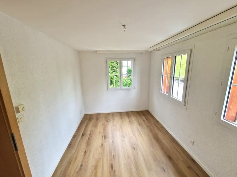 well-maintained and beautiful living with plenty of space (4)